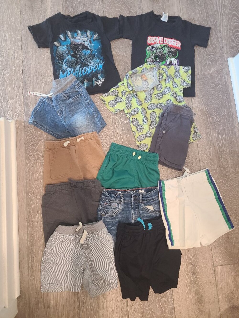 3T Bundle of Toddler Clothing (26 items)